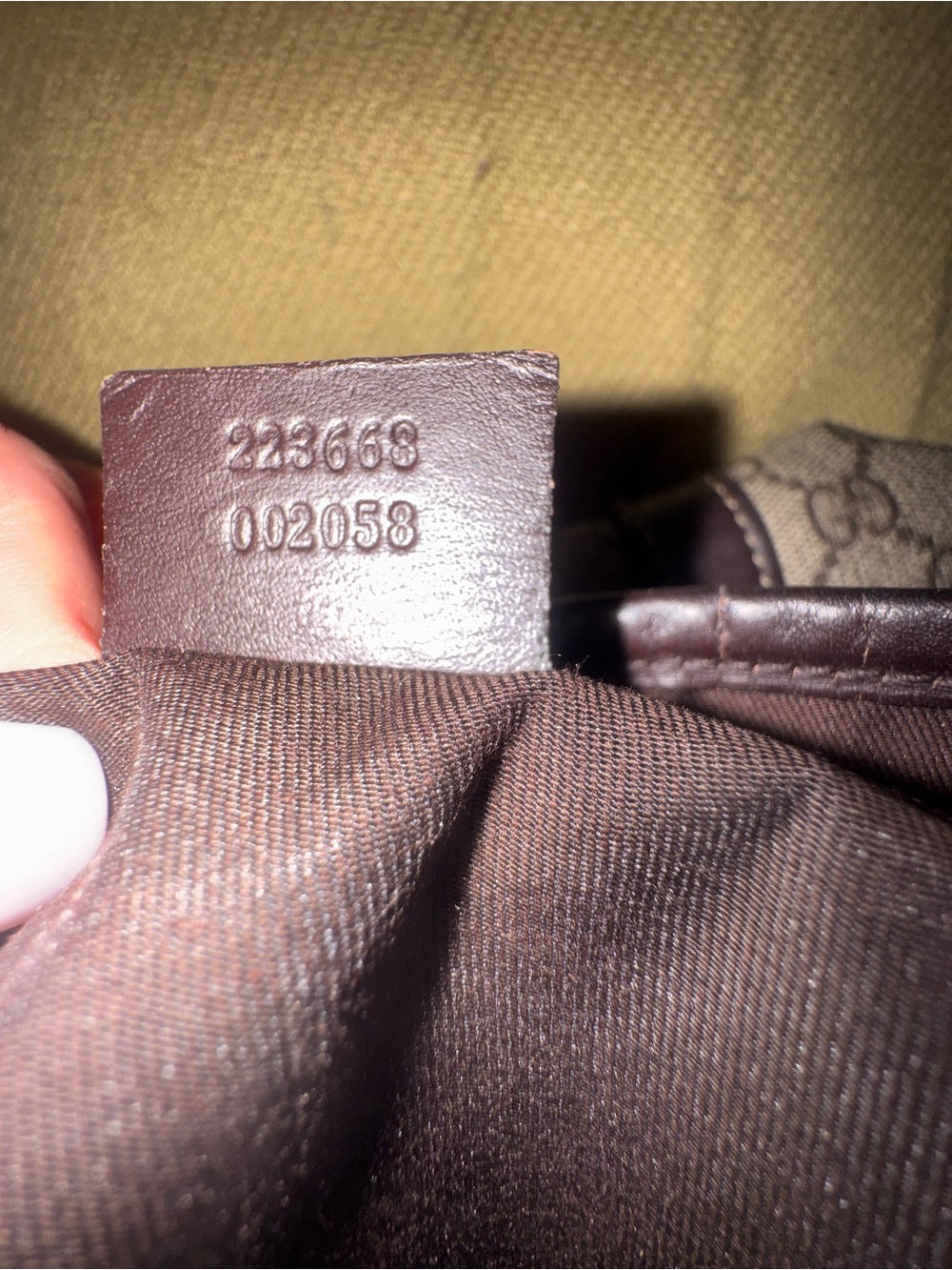 Gucci Beige GG Supreme Canvas Tote with Dark Brown Leather Handles - Picture 11 of 12